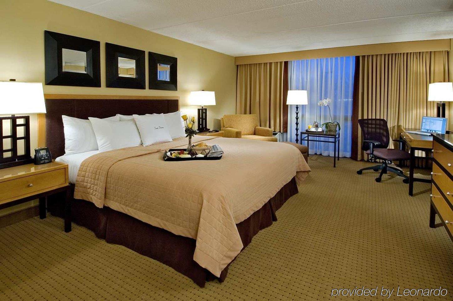 Doubletree By Hilton Chicago - Arlington Heights Hotel Стая снимка